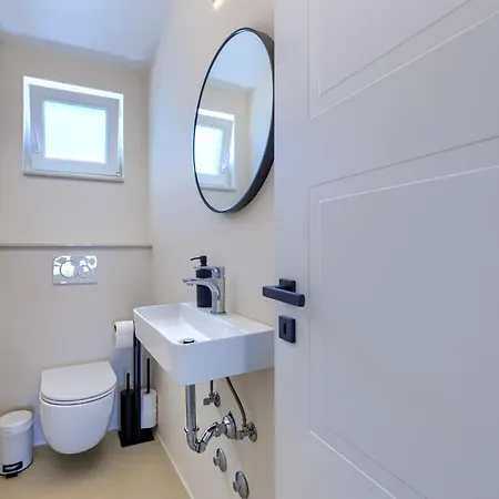 Kalina By Interhome Pula