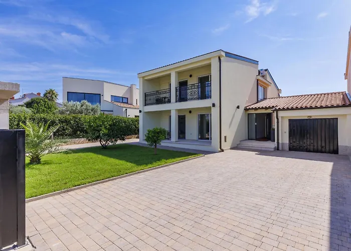 Kalina By Interhome Pula