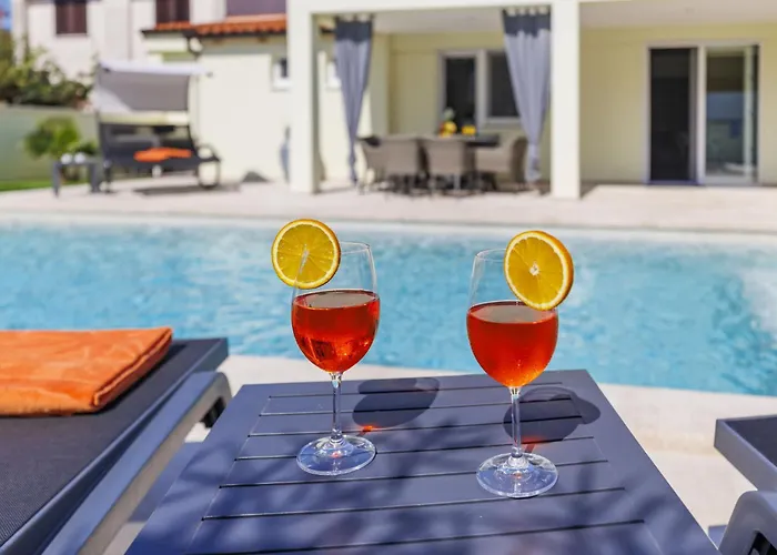 Kalina By Interhome * Pula