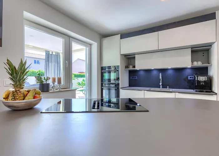 Kalina By Interhome Pula